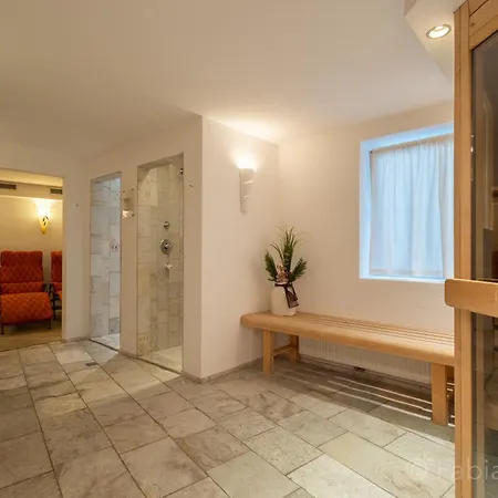 Aparthotel Ciasa La Ro 3*